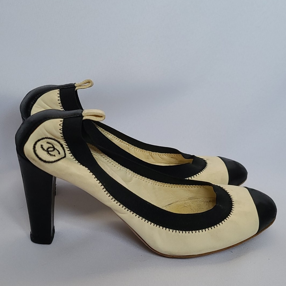 Chanel Leather Pump